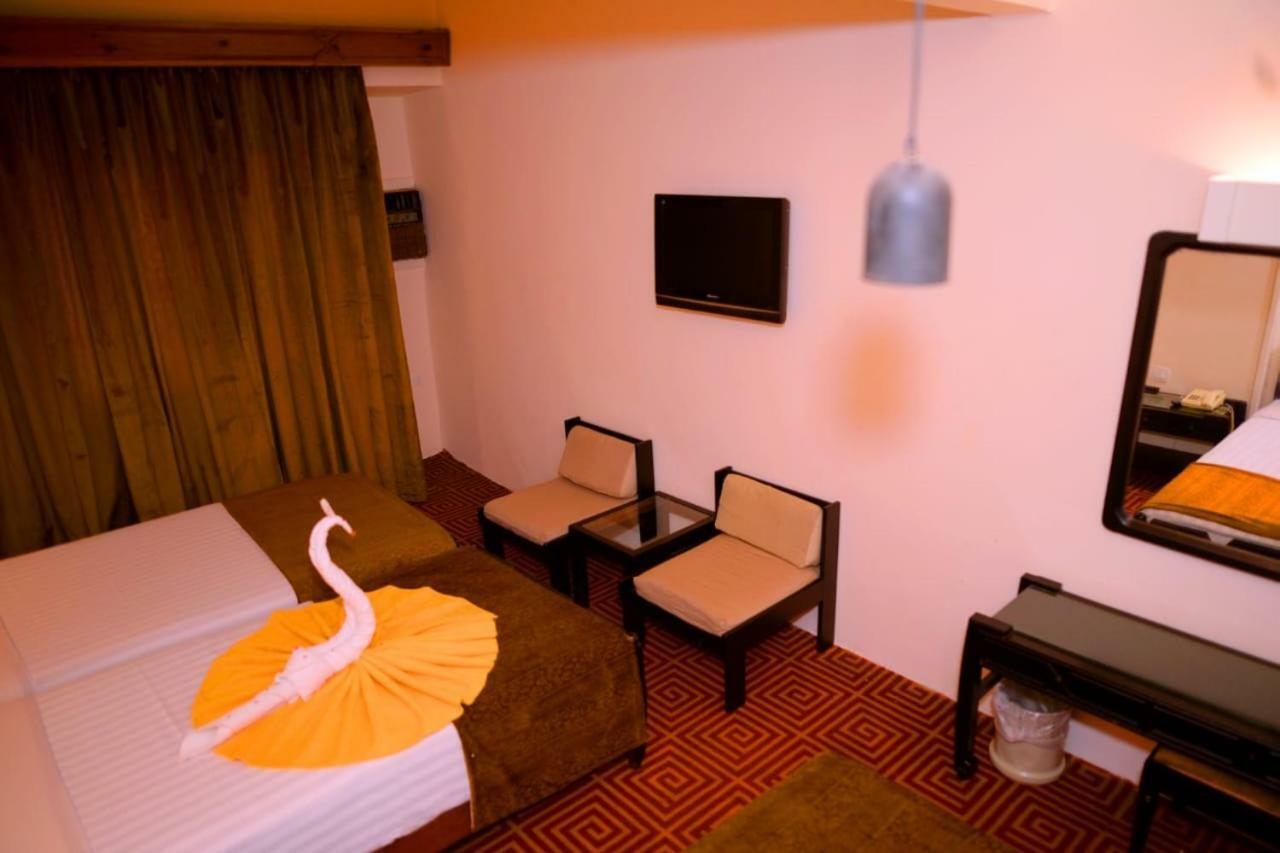 Cleopatra Hotel Aswan Exterior photo