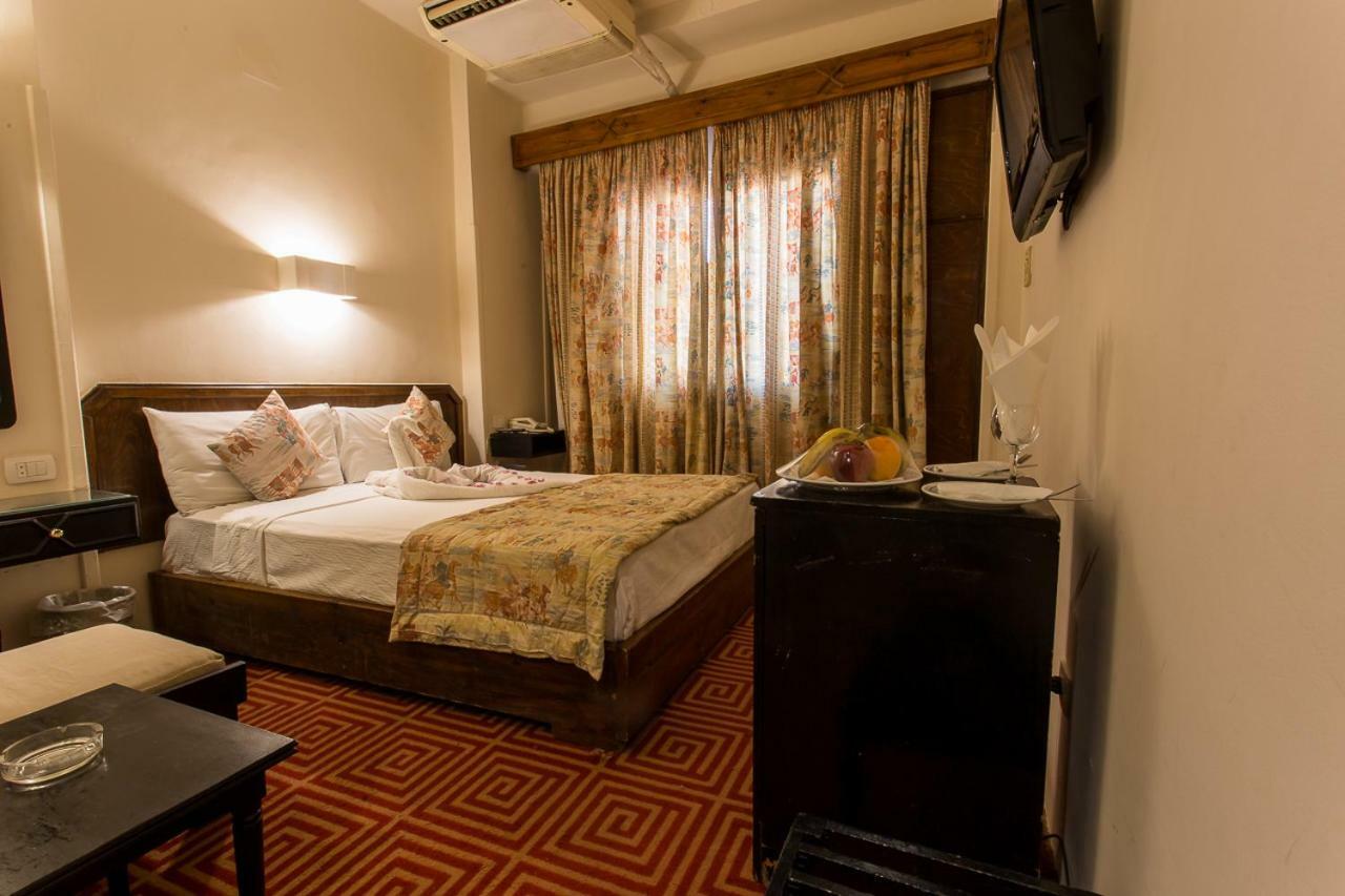 Cleopatra Hotel Aswan Exterior photo